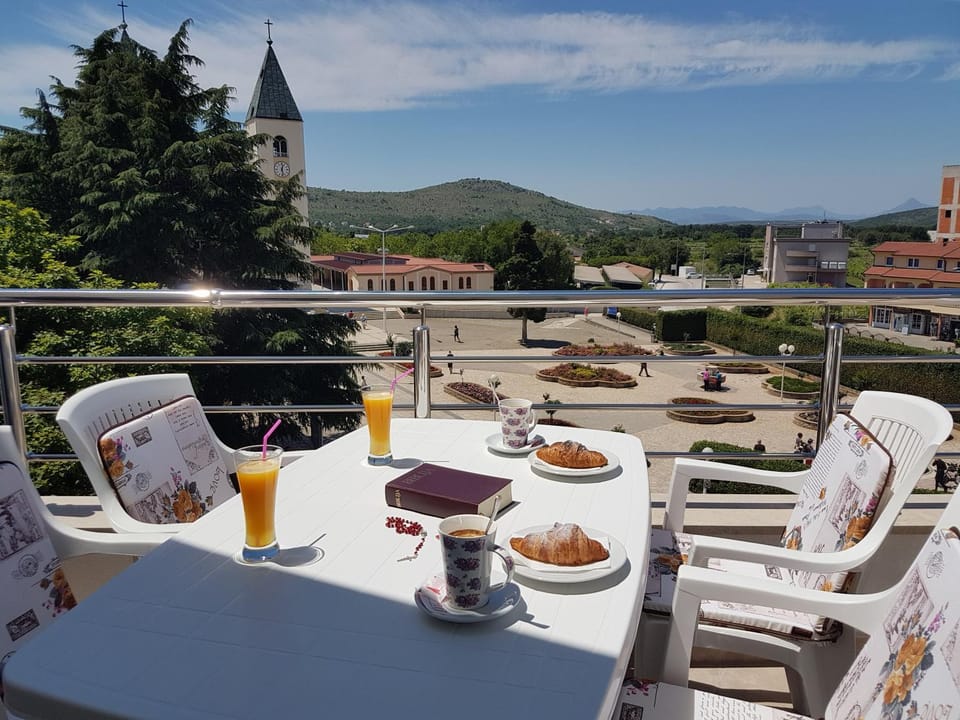 Balcony/Terrace, Food and drinks, Food, Breakfast, Continental breakfast