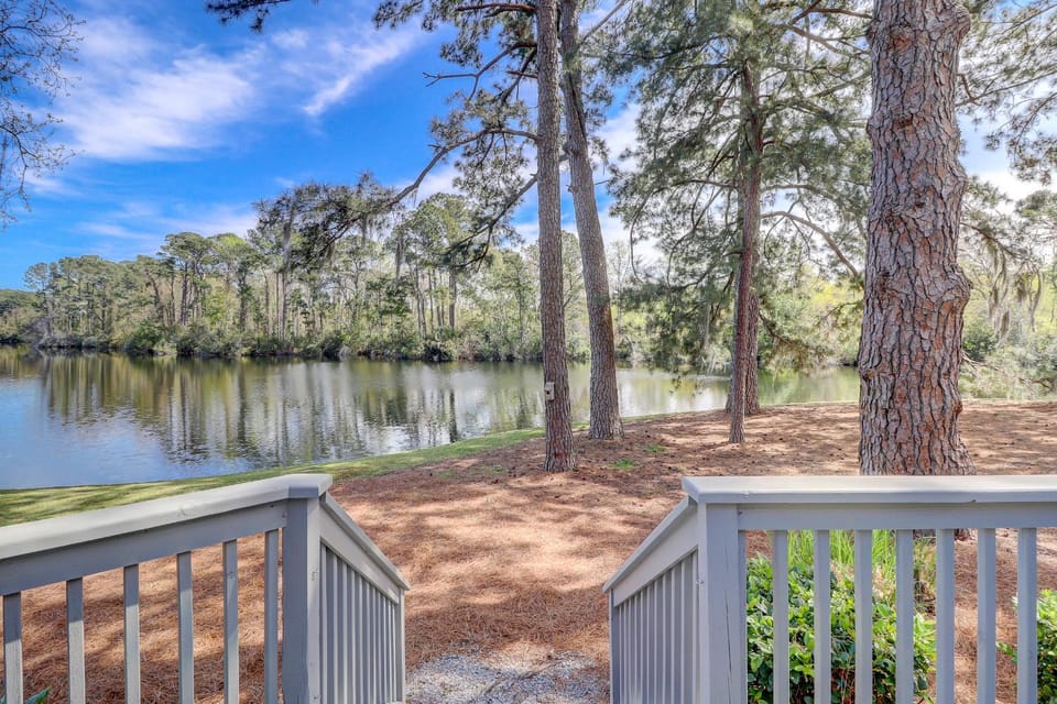 2 BR Lakeviews new furniture King 2 Twins Fold Out Bikes & Beach Gear included House in Hilton Head Island