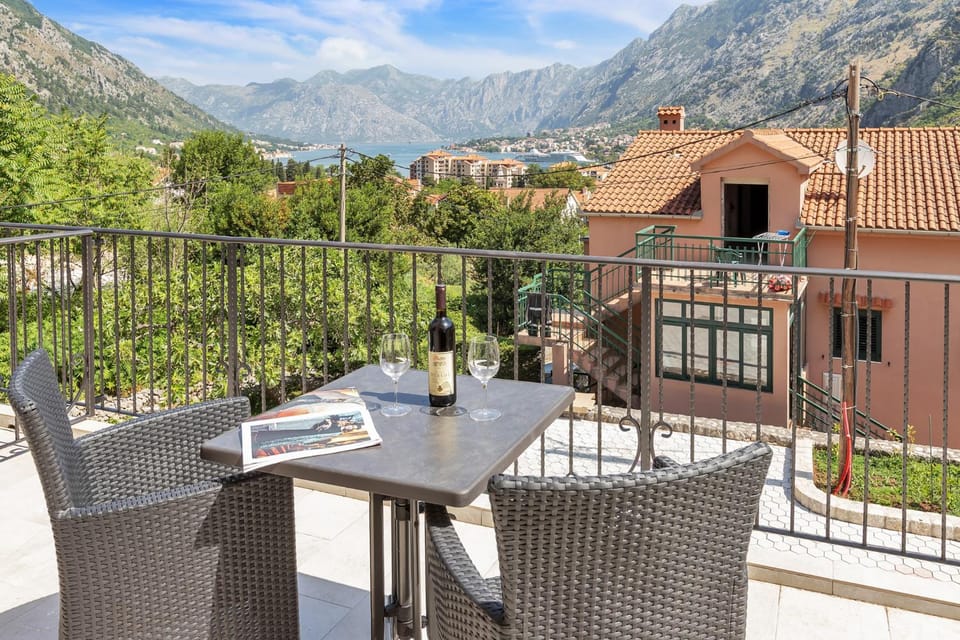 Balcony/Terrace, Mountain view, Sea view, Sea view