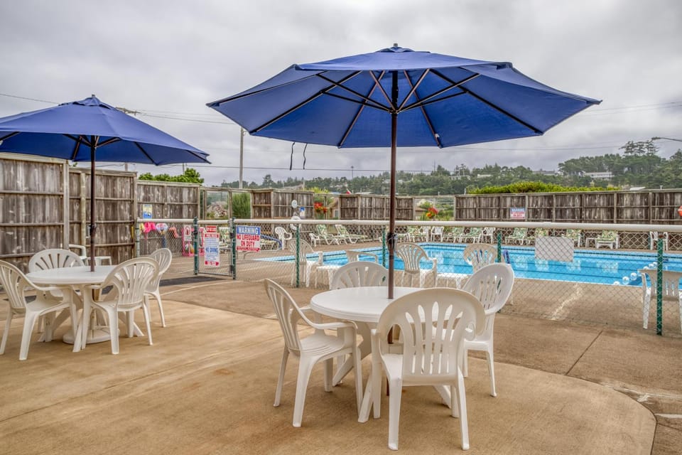 Crows Coastal Cottage House in Waldport