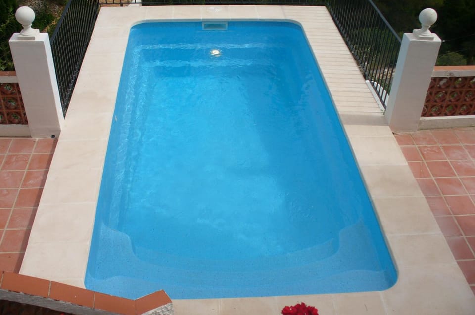 Swimming pool, Swimming pool
