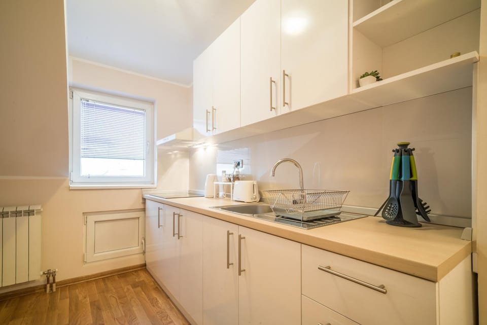 Kitchen or kitchenette, Communal kitchen
