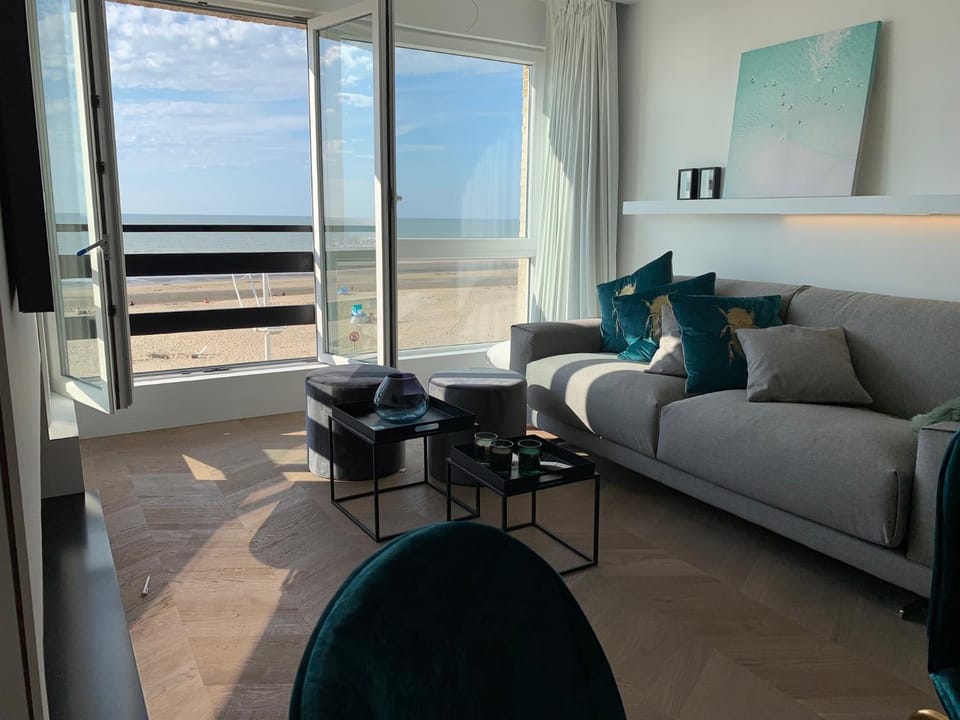 Seashore Beach View Apartment in Koksijde