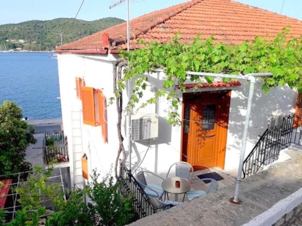 Patio, Facade/entrance, Day, Summer