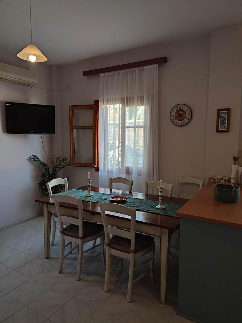 TV and multimedia, Dining area