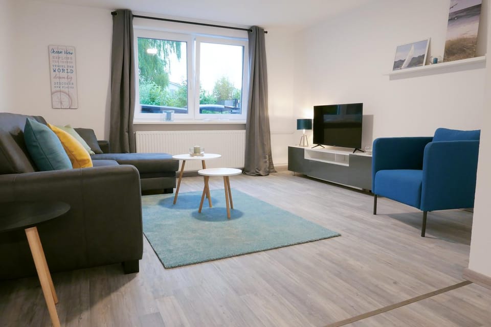 Photo of the whole room, Decorative detail