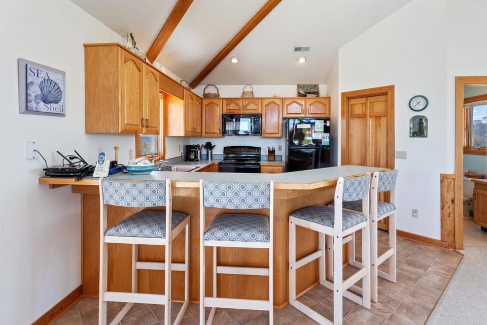 1300 - Shore Pleasure House in Corolla