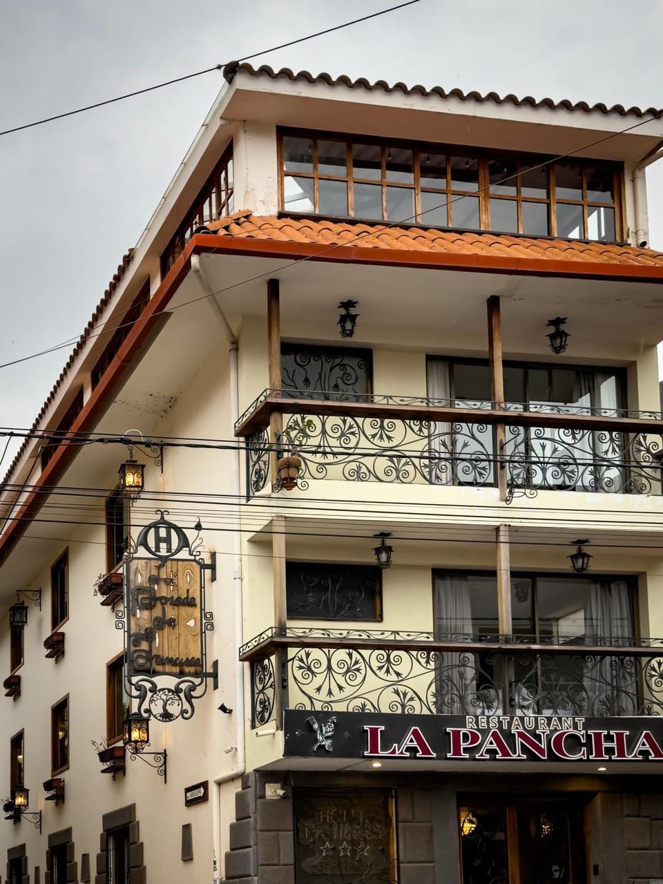Facade/entrance