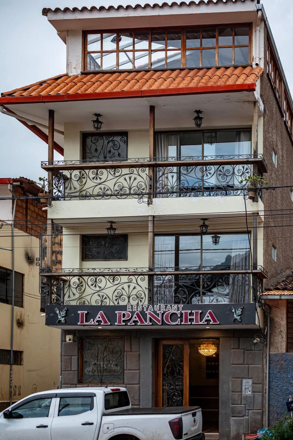 Facade/entrance