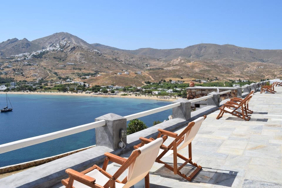 Studios Niovi Serifos Bed and Breakfast in Milos