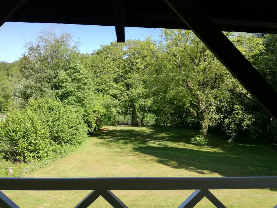 Riverside house House in Wallonia, Belgium