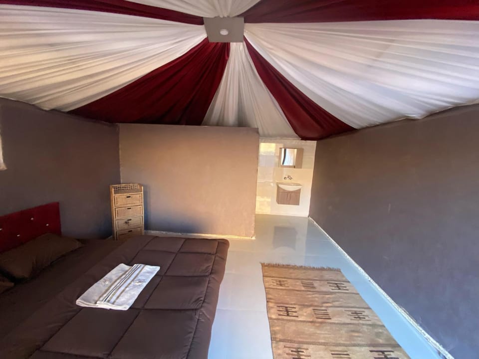 Patio, Off site, Garden, View (from property/room), Balcony/Terrace, Other, Photo of the whole room, Garden view, Landmark view, Mountain view, group of guests, towels