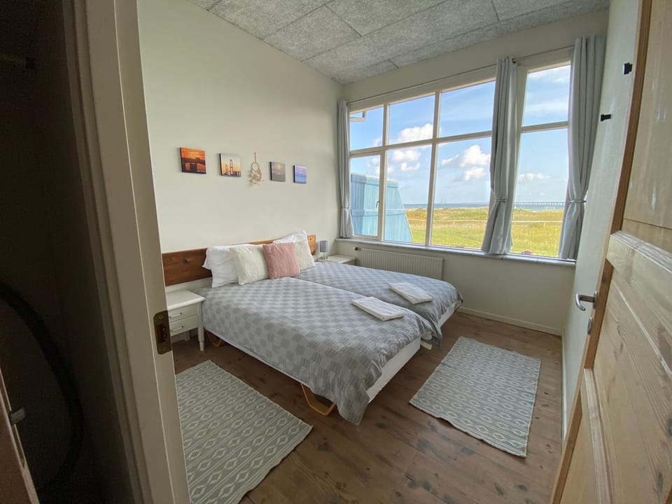 Bed, Natural landscape, Photo of the whole room, Bedroom, Sea view