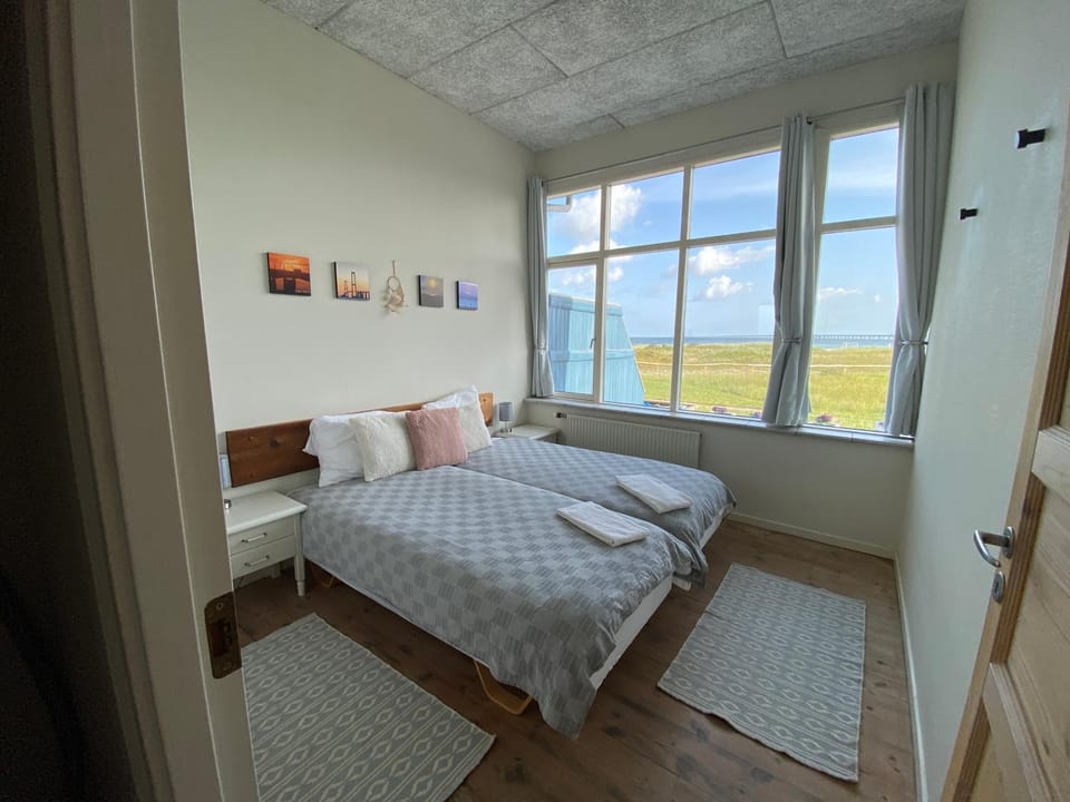 Bed, Photo of the whole room, Bedroom, Sea view