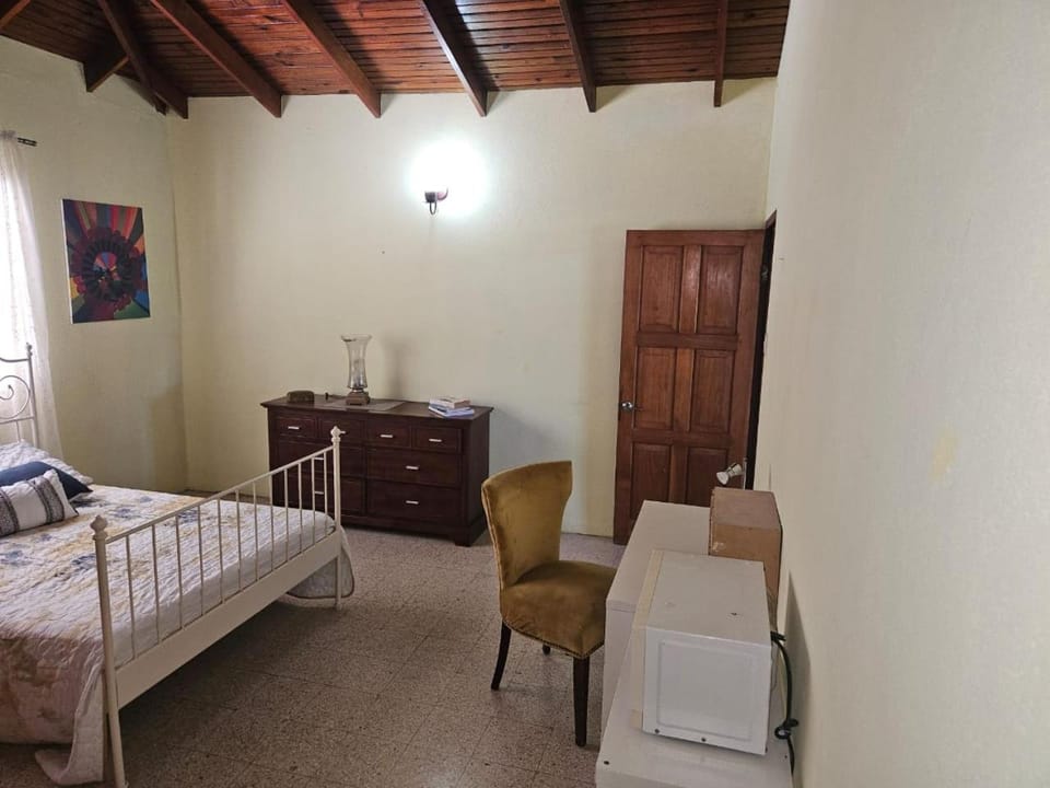 Suite Georgiana - Ensuite Double Bedroom, Cardiff Hall, Runaway Bay, One Mile to Beaches, 1 Hour From Montego Bay Airport Vacation rental in Runaway Bay