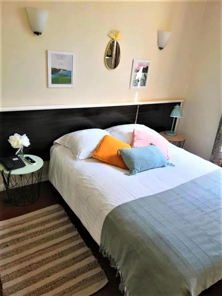 Bed, Decorative detail