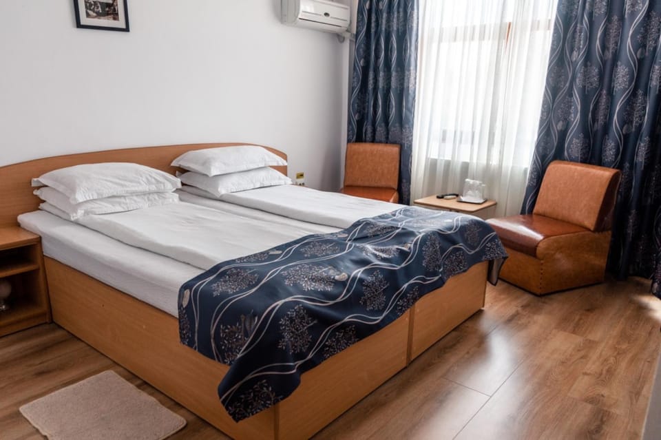 Pensiunea Califar Bed and Breakfast in Romania