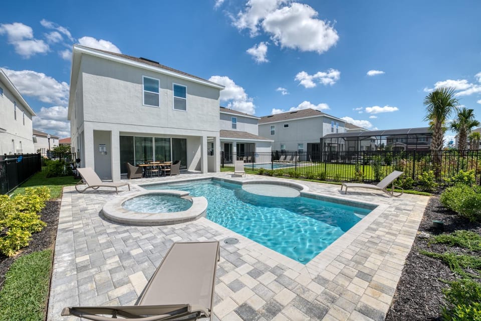 Property building, Swimming pool