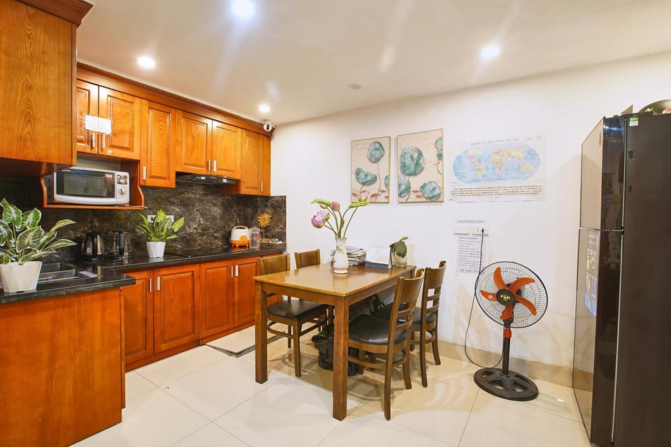 Kitchen or kitchenette, Communal kitchen