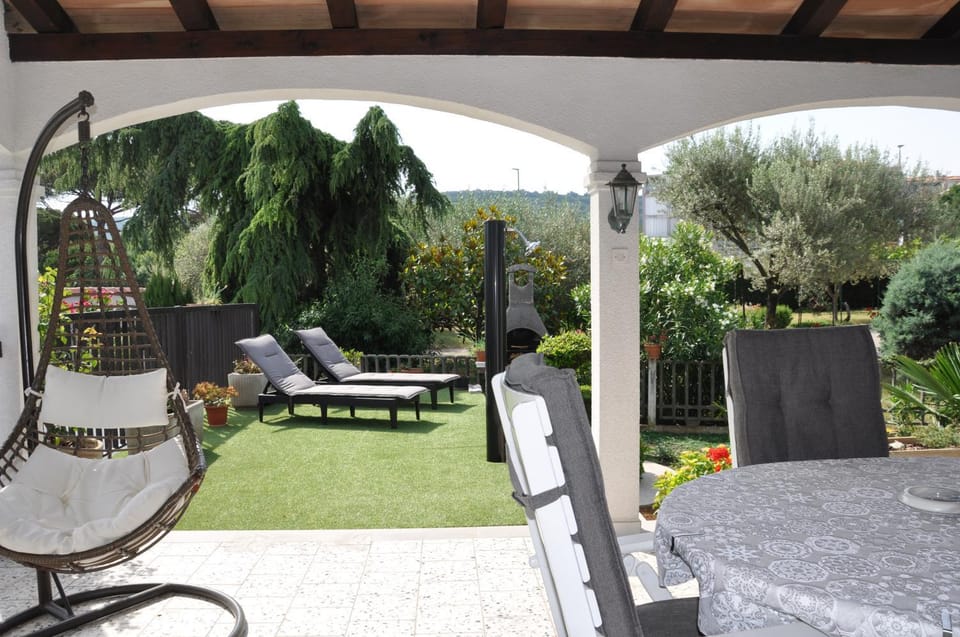 Patio, BBQ facilities, Garden view