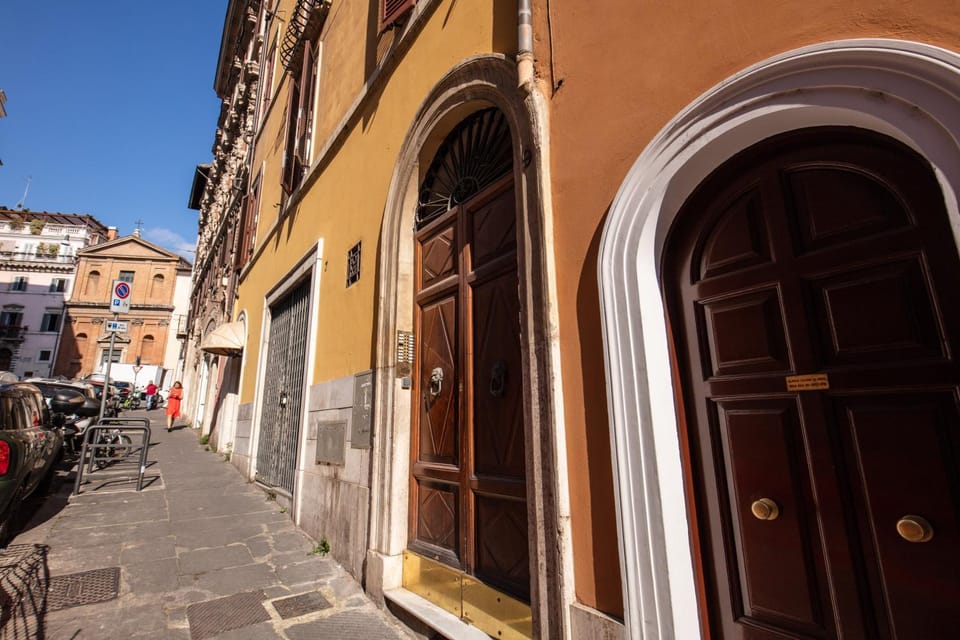 Property building, Facade/entrance, Neighbourhood, City view, Street view