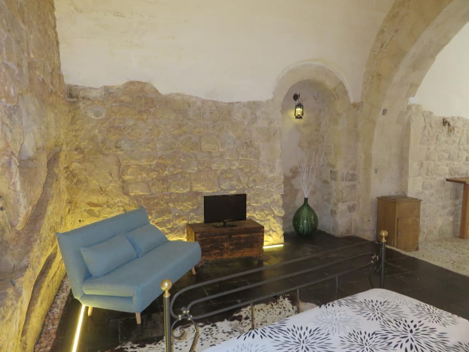 Bed, Photo of the whole room, Decorative detail