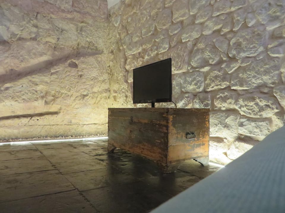 Communal lounge/ TV room, TV and multimedia