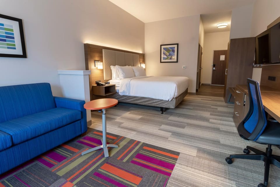 Bed, Seating area