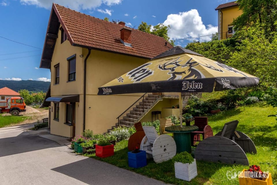 Property building, Day, Garden