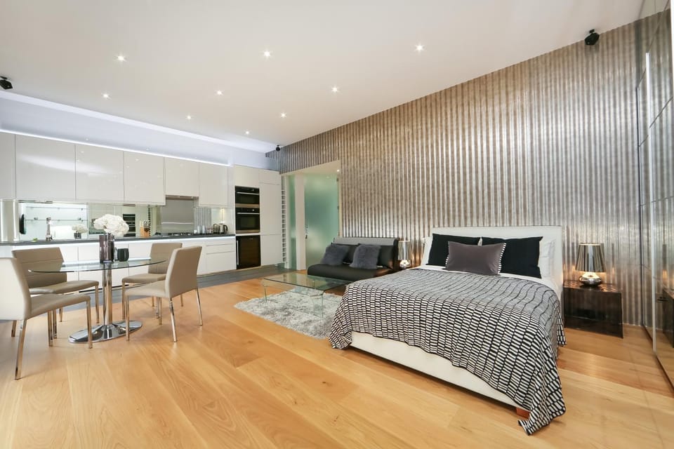 Bed, Kitchen or kitchenette, Living room, Photo of the whole room, Seating area, Dining area, Bedroom