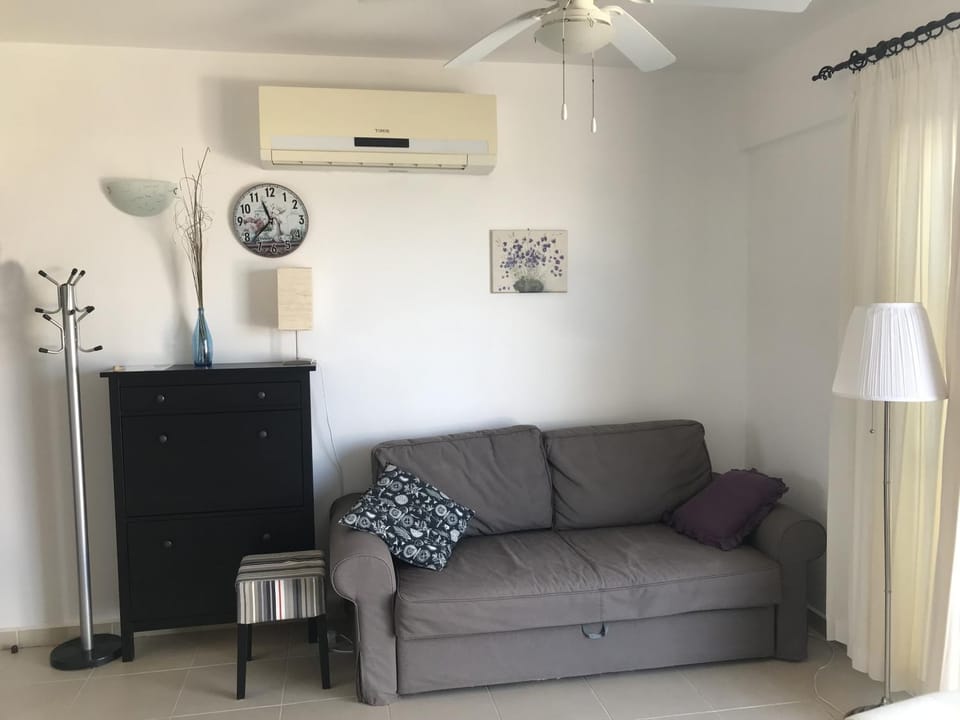 Seating area, air conditioner