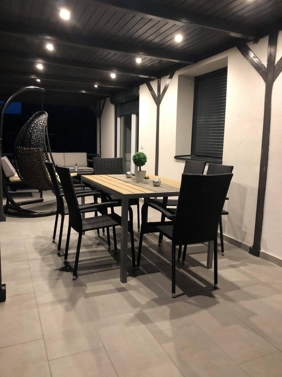 Patio, Dining area