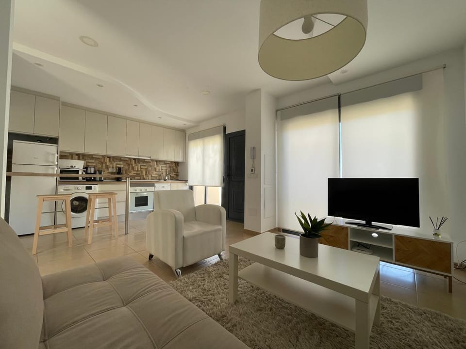 TV and multimedia, Kitchen or kitchenette, Seating area, Dining area