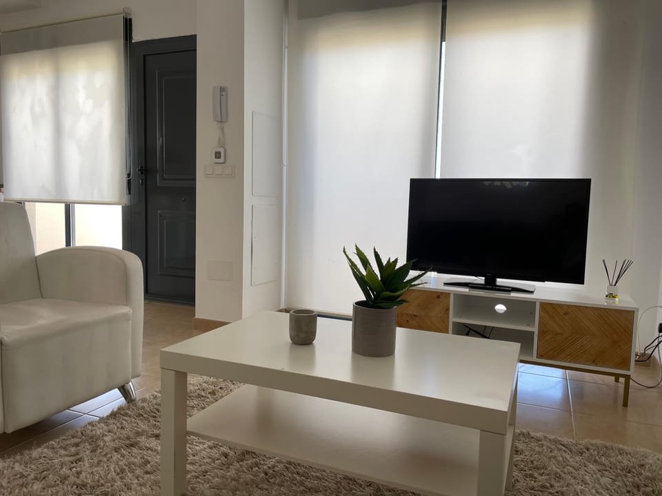 Communal lounge/ TV room, TV and multimedia, Living room