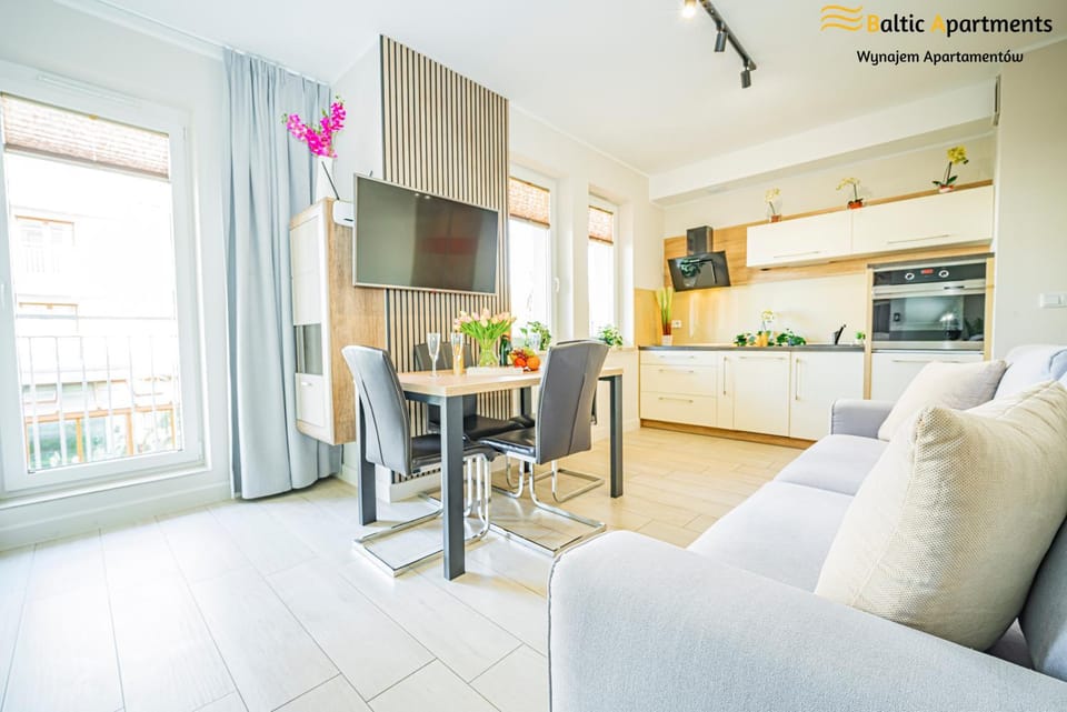 Bed, TV and multimedia, Kitchen or kitchenette, Living room