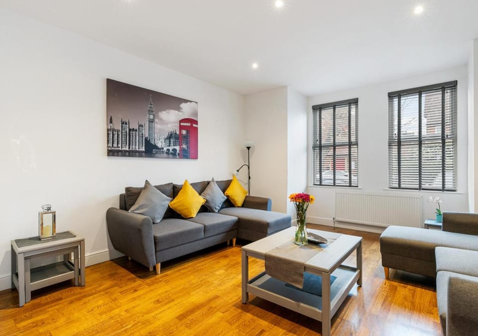 Living room, Seating area, hair dresser