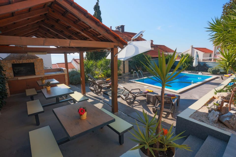 Patio, Pool view, Swimming pool, sunbed