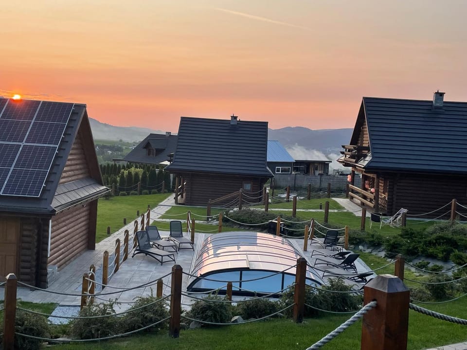 Day, Natural landscape, Garden, Garden view, Mountain view, Pool view, Swimming pool, Swimming pool, Sunset