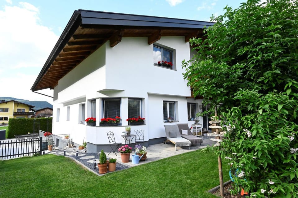 Garden, Balcony/Terrace
