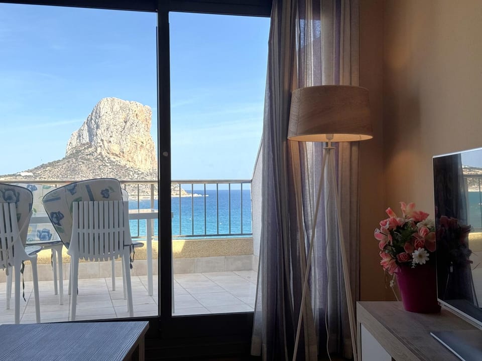Dining area, Mountain view, Sea view