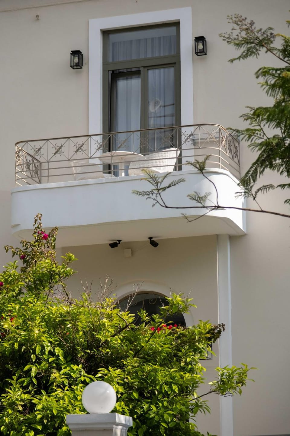 Property building, Day, View (from property/room), Balcony/Terrace