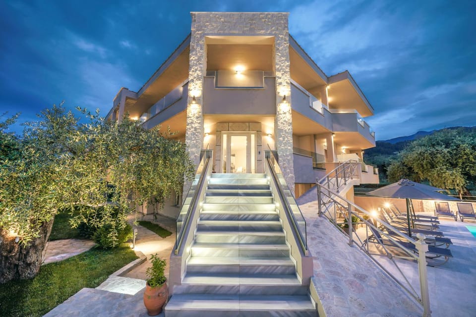 Property building, Facade/entrance