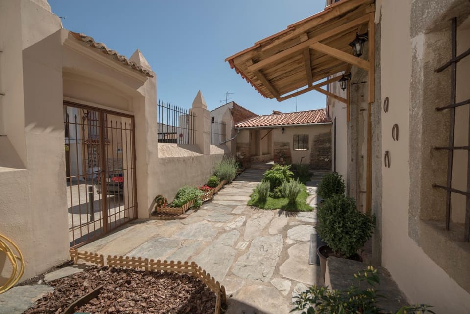 Patio, Facade/entrance