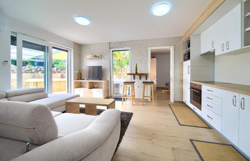 Kitchen or kitchenette, Living room, Dining area
