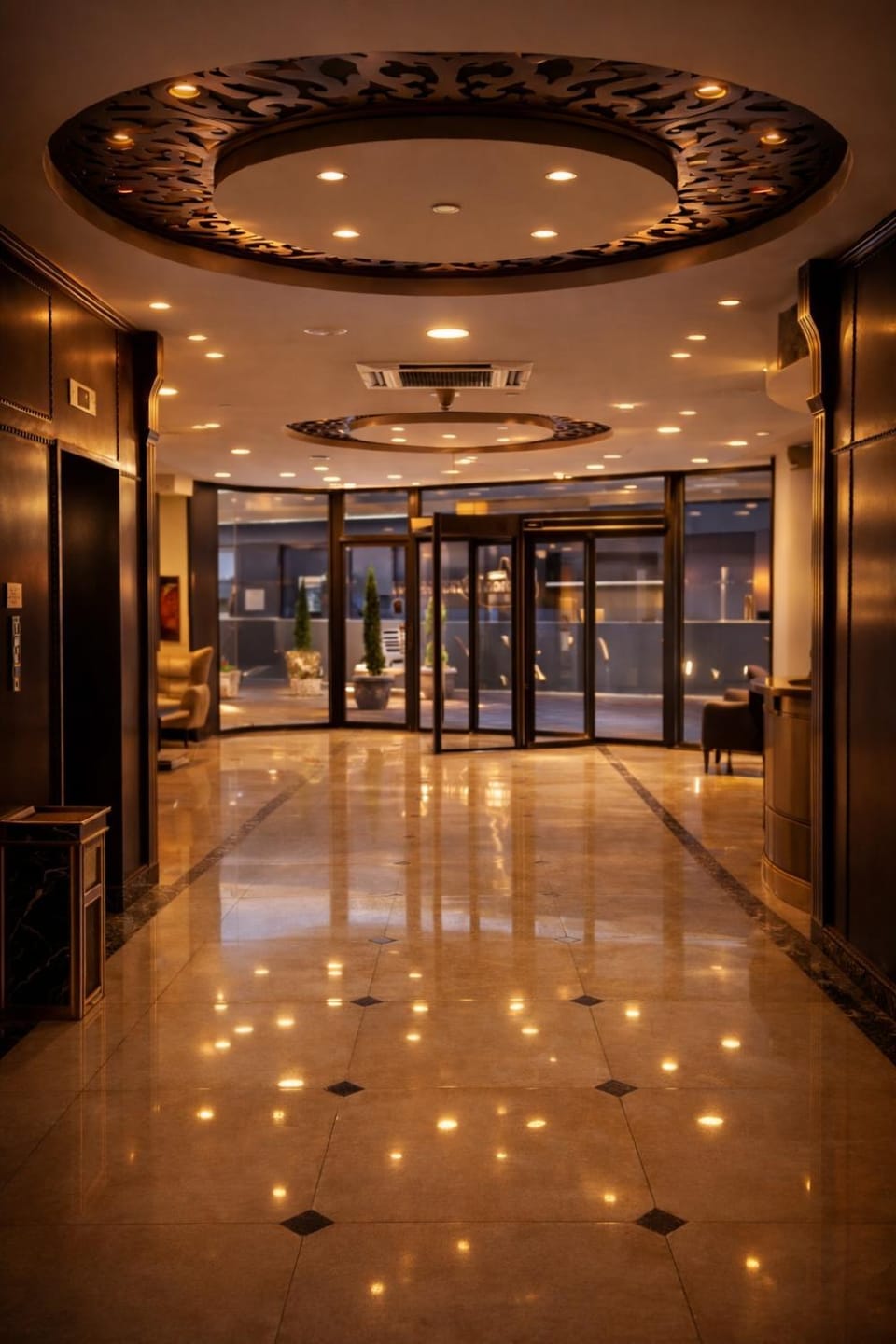 Facade/entrance, elevator