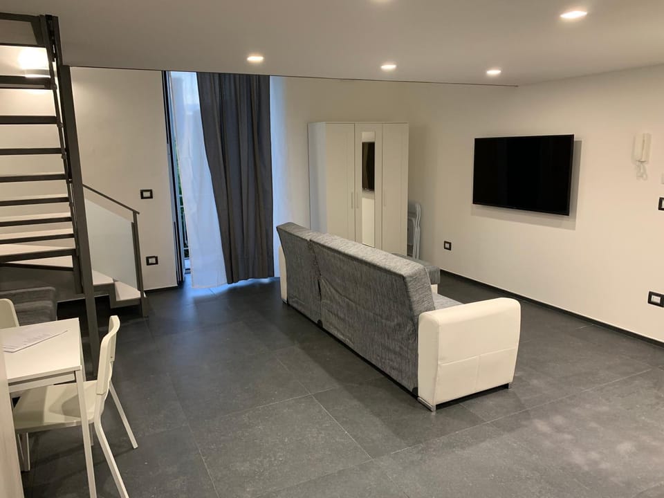 Communal lounge/ TV room, TV and multimedia, Living room, Seating area