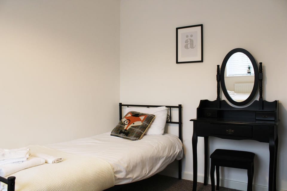 Bed, Bedroom, wardrobe