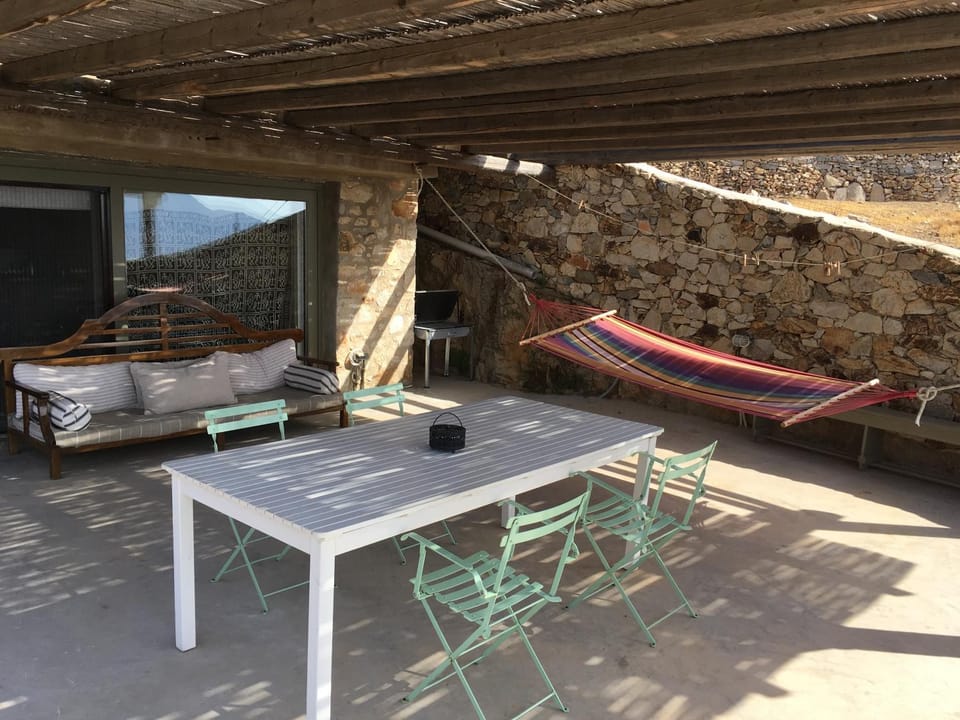 Property building, Patio, Balcony/Terrace, Dining area, sunbed