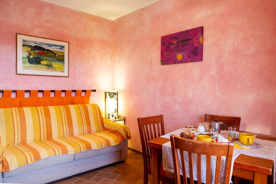 Seating area, Dining area