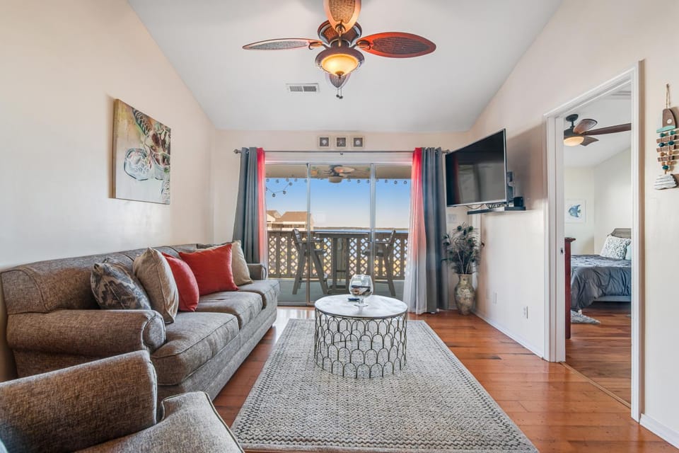 Baywatch A10 Apartment in Pensacola Beach